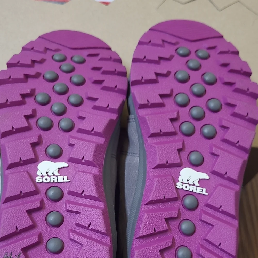 Sorel Grey Suede Winter Boots with Pink Laces for girl zise‎ 1.